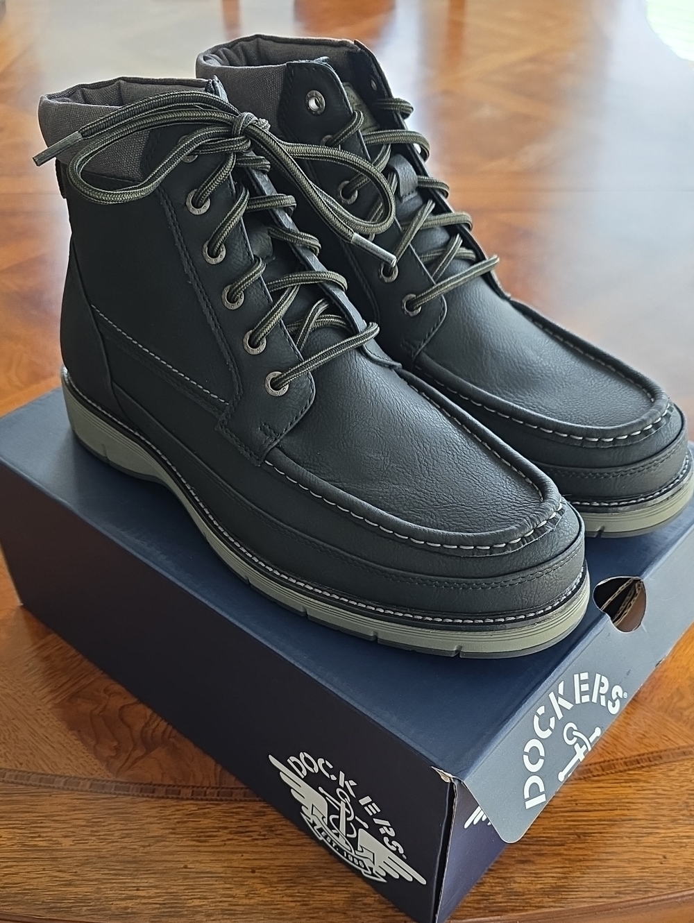 Dockers Thames Lace-Up Moc Toe Stain Defender Boots BLACK Men's Size 9.5 M - NEW